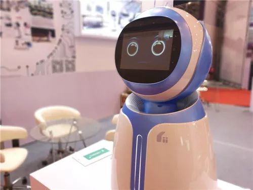 自助選房 vr游景點(diǎn) 這場vr大會有多好玩 看他們的表情就知道啦